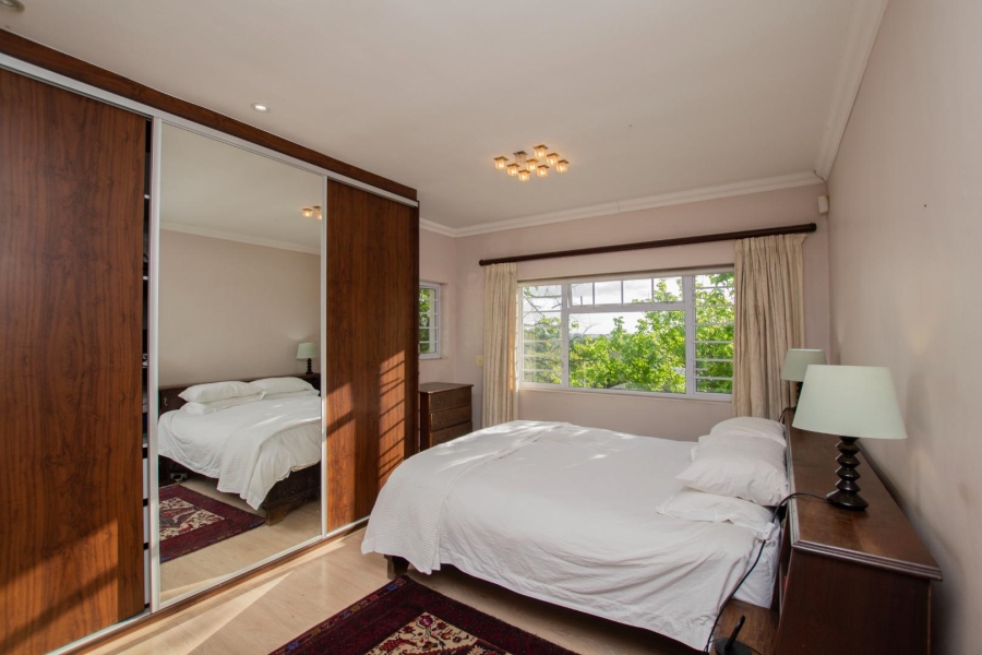 4 Bedroom Property for Sale in Uniepark Western Cape